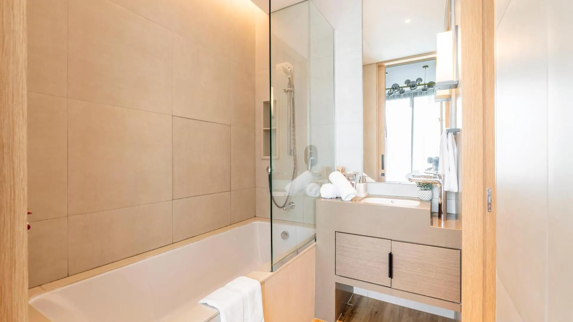 דובאי Address Beach Residences 5*,  איחוד האמירויות הערביות
